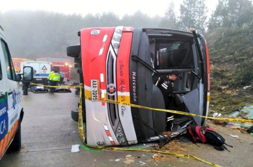 Ekvadorda avtobus uçuruma yuvarlanıb, 11 nəfər ölüb