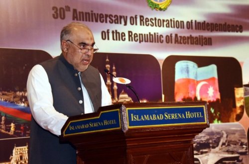 Pakistanın spikeri: “Azərbaycan hökuməti və xalqını səmimi qəlbdən təbrik edirəm”