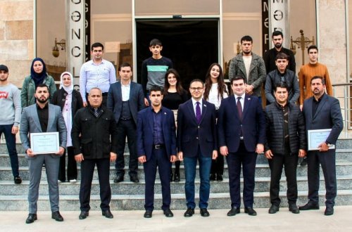 Deputat Ramil Həsən 18-oktyabr Müstəqilliyimizin bərpası gününü gənclərlə keçirdi