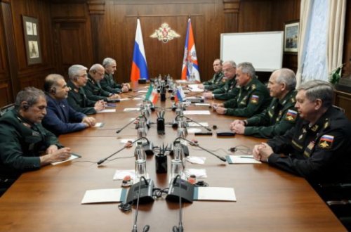 Şoyqu İran Silahlı Qüvvələrinin Baş Qərargah rəisi ilə görüşüb