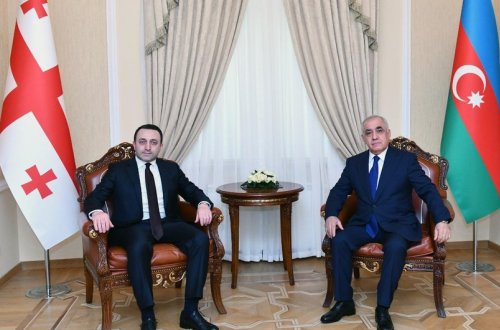 Gürcüstanın Baş naziri Əli Əsədovu təbrik edib