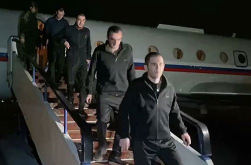 Bakıdan gedən ermənilərin təyyarəsi İrəvana endi - Video