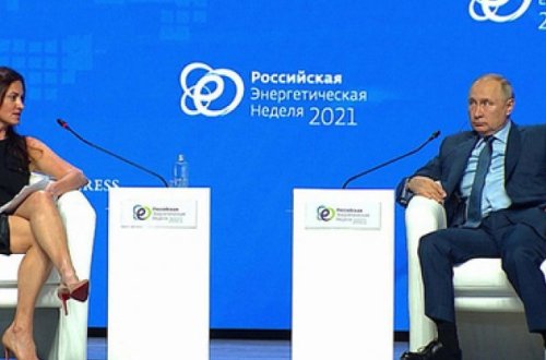 Putin “gözəl qadın” dedi, jurnalist onun tort üzərində şəklini paylaşdı - FOTO