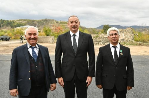 Prezident İlham Əliyev və birinci xanım Mehriban Əliyeva Şəhriyar Məmmədyarovun atası ilə səmimi söhbət ediblər