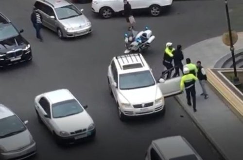 Bakıda polislə vətəndaş arasında insident - ANBAAN VİDEO