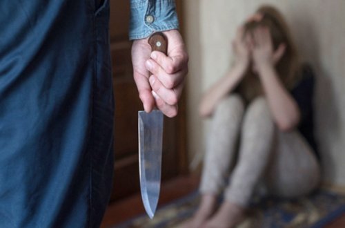 28 yaşlı arvadına 104 bıçaq zərbəsi vurdu: ölməyini gözlədi - FOTO