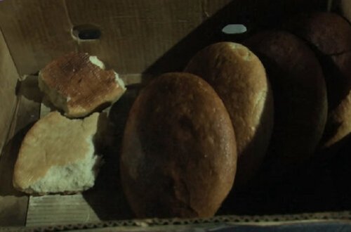 Bu kadrlar sizi dəhşətə salacaq - Çörək alarkən diqqətli olun! - VİDEO