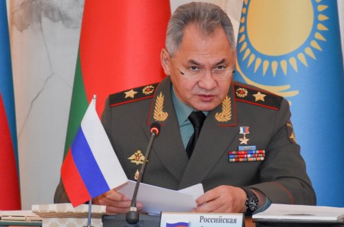 Şoyqu: “NATO qüvvələrini Rusiya ilə sərhədlərə toplayır”