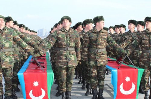 Azərbaycanda ehtiyatda olan hərbçilərin toplanışı başladı