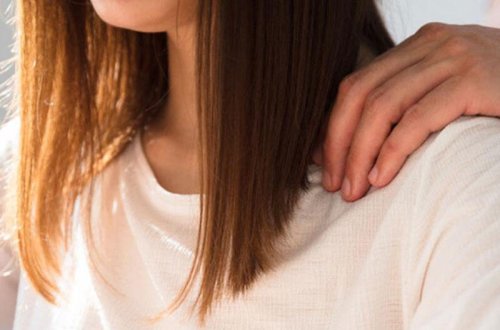 Bakıda 15 yaşlı qız “Instagram”da tora düşdü: Seksual zorakılığın qurbanı oldu