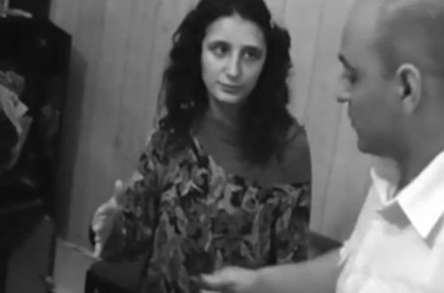 Övladlarının boğazını kəsib öldürən ana: 