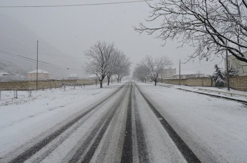 Azərbaycana qar yağdı