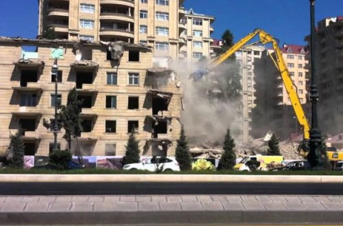 Когда снесут старые здания в Баку? - ВИДЕО