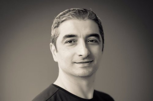 Əməkdar artisti maşın vurdu, vəziyyəti ağırdır