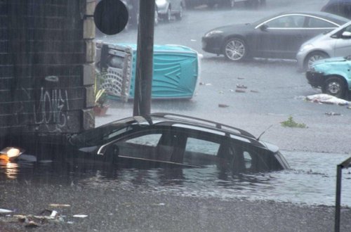 Siciliya adasını sel basdı, ölənlər var - Video + Fotolar