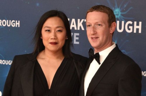 На Цукерберга и его жену подали в суд за домогательства