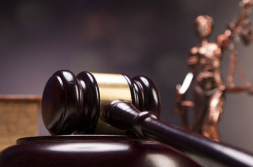 Azərbaycanda vəzifəli şəxsə hökm oxundu