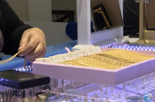 Saxta qızılı orijinaldan belə ayırmaq olar - VİDEO