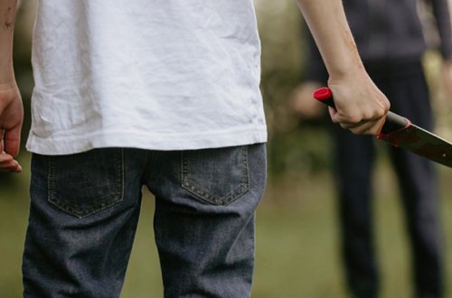 Qonşusunu bıçaqlayıb öldürdü