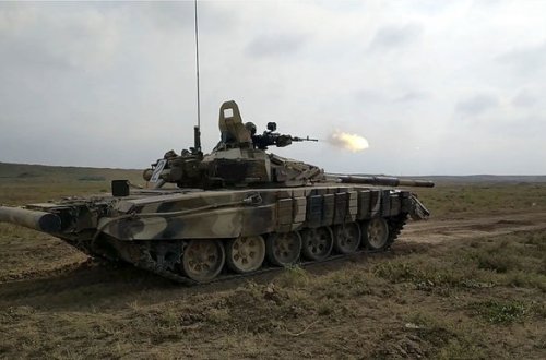 Azərbaycan Ordusunun tank bölmələri döyüş atışları icra edib - VİDEO