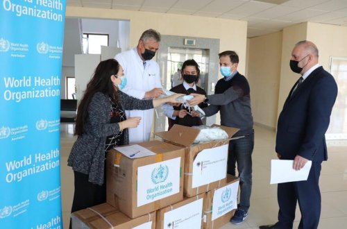 ÜST Azərbaycanın rayon xəstəxanalarına 100 min tibbi maska təhvil verib