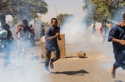 Sudanın hərbi hakimiyyətinə qarşı etirazlar başlayıb, toqquşmalarda ölənlər var