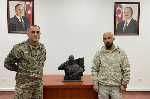 Hikmət Mirzəyevin büstü özünə təqdim edildi - FOTO/VİDEO