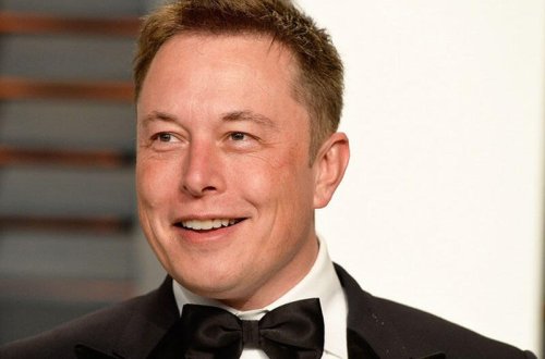 İlon Mask tarixə 300 milyard dollar sərvətı olan ilk insan kimi düşüb