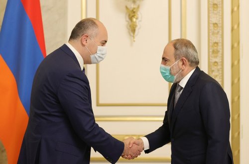 Gürcüstanın müdafiə naziri Ermənistana səfər edib