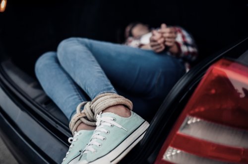 Azərbaycanda 14 yaşlı qız qaçırılıb