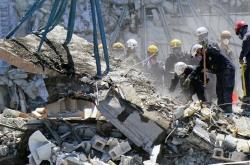 Nigeriyada çoxmərtəbəli binanın çökməsi nəticəsində ölənlərin sayı artıb