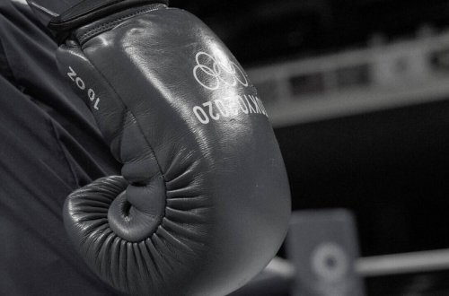 Nokautla uduzan boksçu xəstəxanada öldü