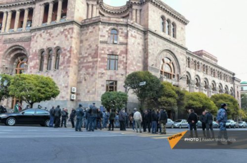 Erməni hərbçilərin qohumları etiraz aksiyası keçirir - Fotolar