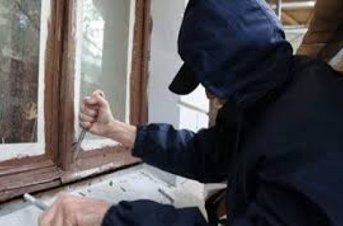 Mingəçevirdə gəlin və qayın evdən 20 min manat oğurladılar