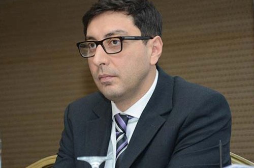 Nazir özünə müşavir təyin etdi