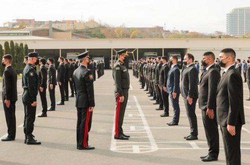 Vilayət Eyvazov sıra baxışı keçirib