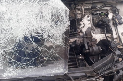 Bir şirkətə məxsus yük maşınları qəza törətdi xəsarət alan var - FOTO 