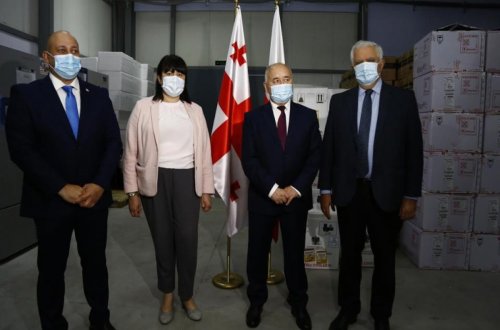 Polşa Gürcüstana 468 min doza “Pfizer” vaksini bağışlayacaq