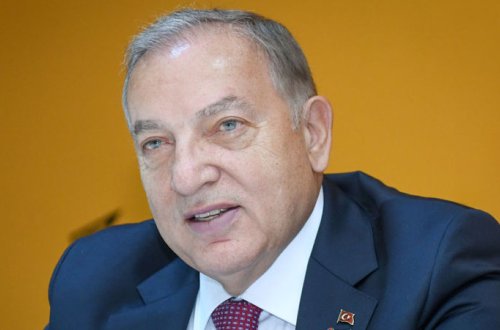 Hulusi Kılıç “YAŞAT” Fonduna 12 min manat ianə etdi