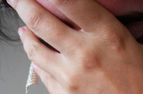 Sumqayıtda gənc qadının üzünə 