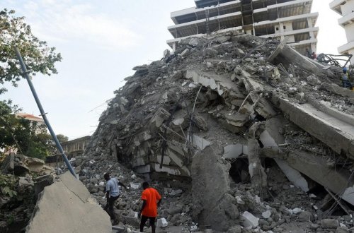 Nigeriyada binanın uçması nəticəsində ölənlərin sayı 43 nəfərə çatıb