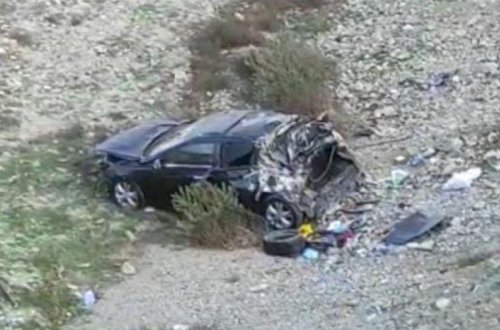 Şəmkirdə avtomobil çaya düşüb, sürücü xəsarət alıb - FOTO