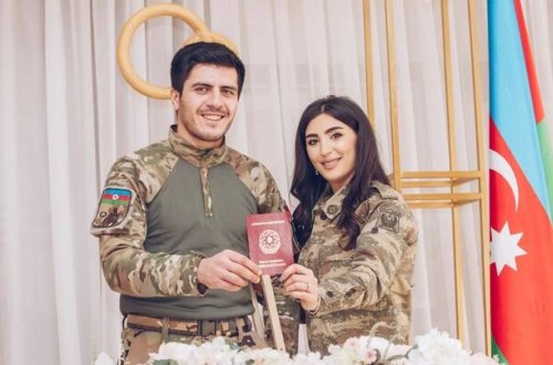 Müharibədə tanış olmuşdular, Zəfər Gününə övladları ilə gəldilər - FOTO