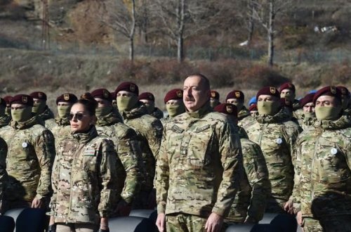 İlham Əliyev Cıdır düzündə himn oxudu - VİDEO