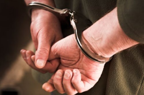 Kişini şəkillərini sosial şəbəkədə yayacağı ilə hədələyib pul tələb edən şəxs SAXLANILDI