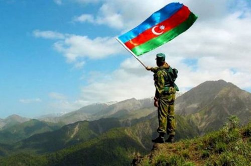 В Азербайджане отмечается День Государственного флага - ВИДЕО