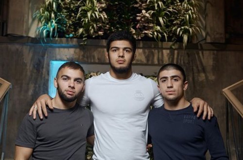 Azərbaycanlı güləşçi Ukraynada salyutla qarşılandı - VİDEO