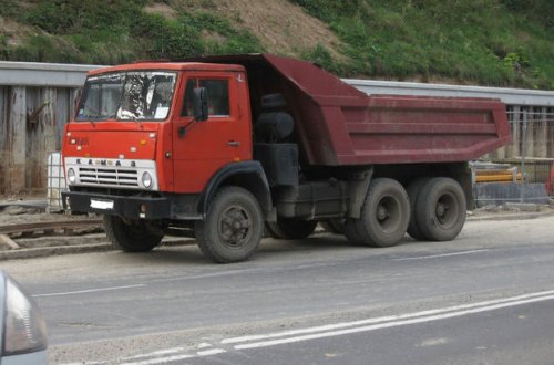 Azərbaycanda dövlət idarəsində dəhşət: Kişini “KamAZ”ın altına ataraq öldürdü