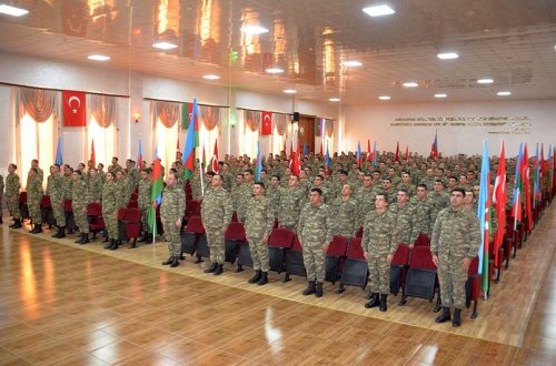 Dövlət Bayrağı Günü münasibətilə hərbi hissədə konsert keçirilib