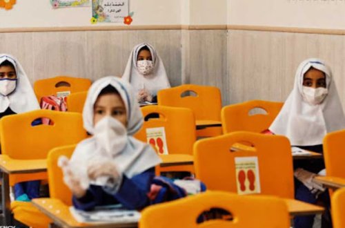 İran Təhsil Nazirliyi bir milyon şagirdin təhsili yarımçıq qoyduğunu açıqladı